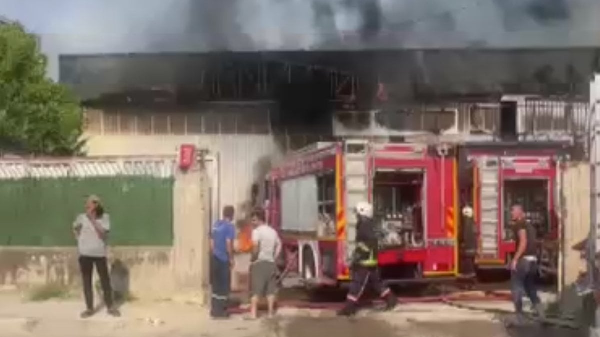Bursa’da kağıt ve elyaf fabrikalarında yangın çıktı