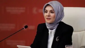 chpden bakan goktasa veri tepkisi kadinlar her gun oldurulurken siz neden susuyorsunuz 7AltOlm7.jpg